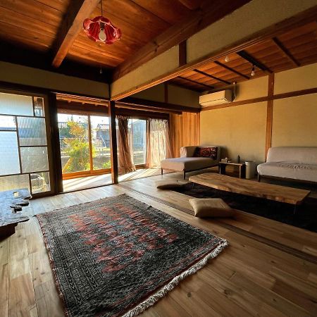 淡路島の古民家1棟貸切宿 サササウナ 薪ストーブサウナとタイハーブ蒸気浴 Extérieur photo